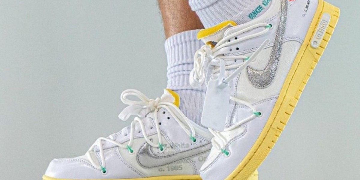 Nike Dunk Low Off-White: Perfect for Sneakerheads!